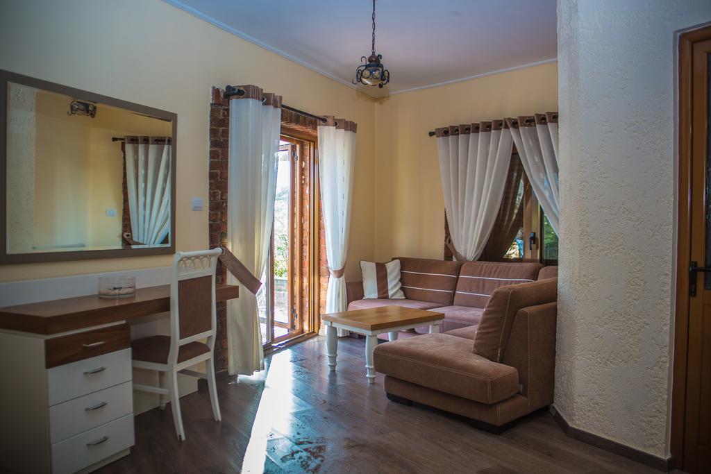 Hotel Livia 3*